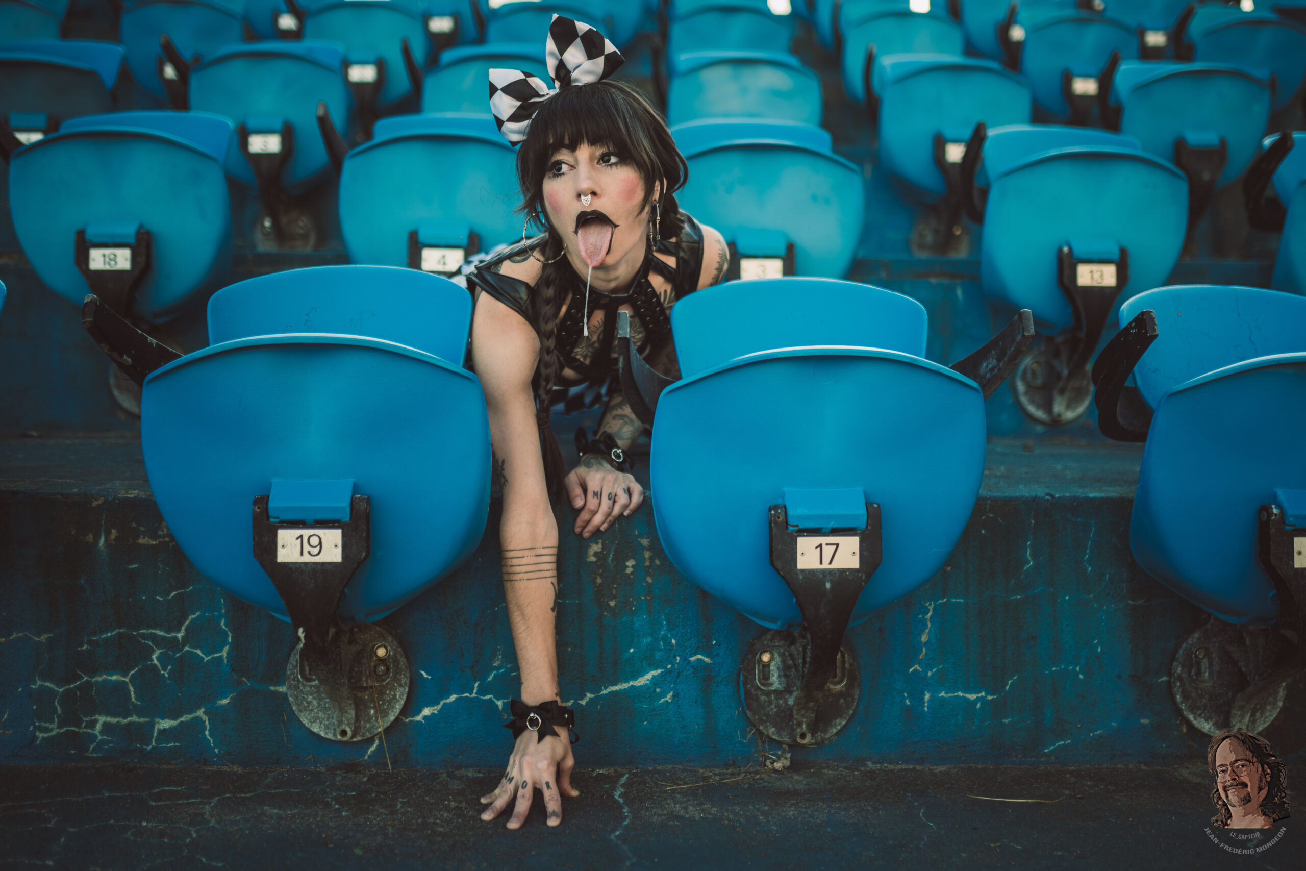 Miss B. – L’Arlequine des Gradins