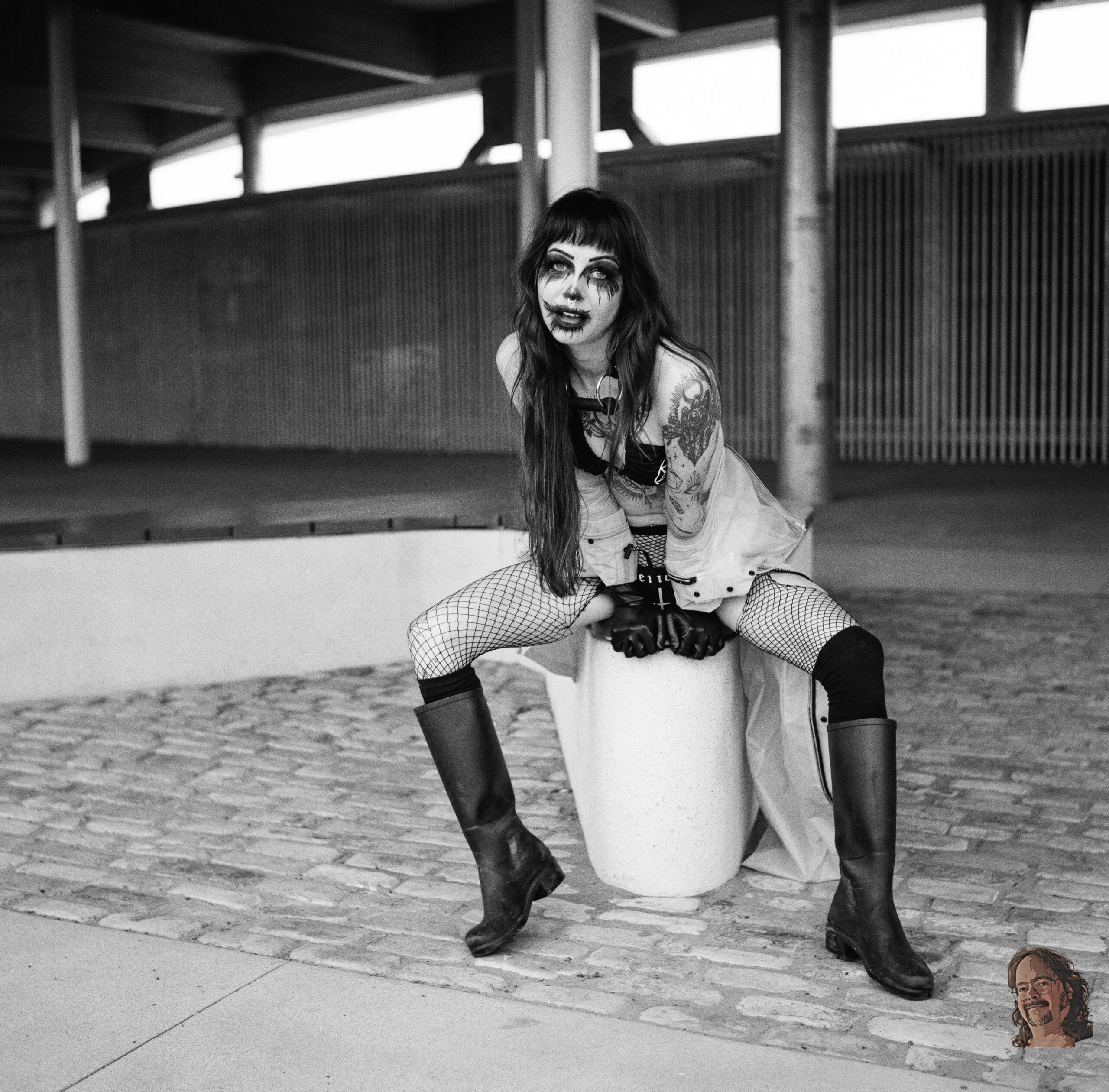 Miss B. – Argentique – La pluie ne lave rien